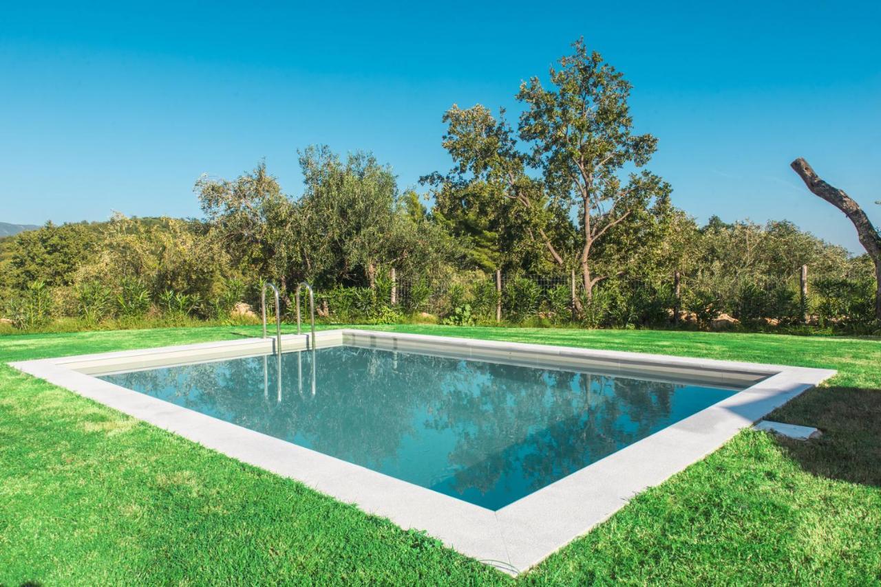 Villas Epta Karpi Complex Of 7 Luxury Villas Skriperon Exterior photo