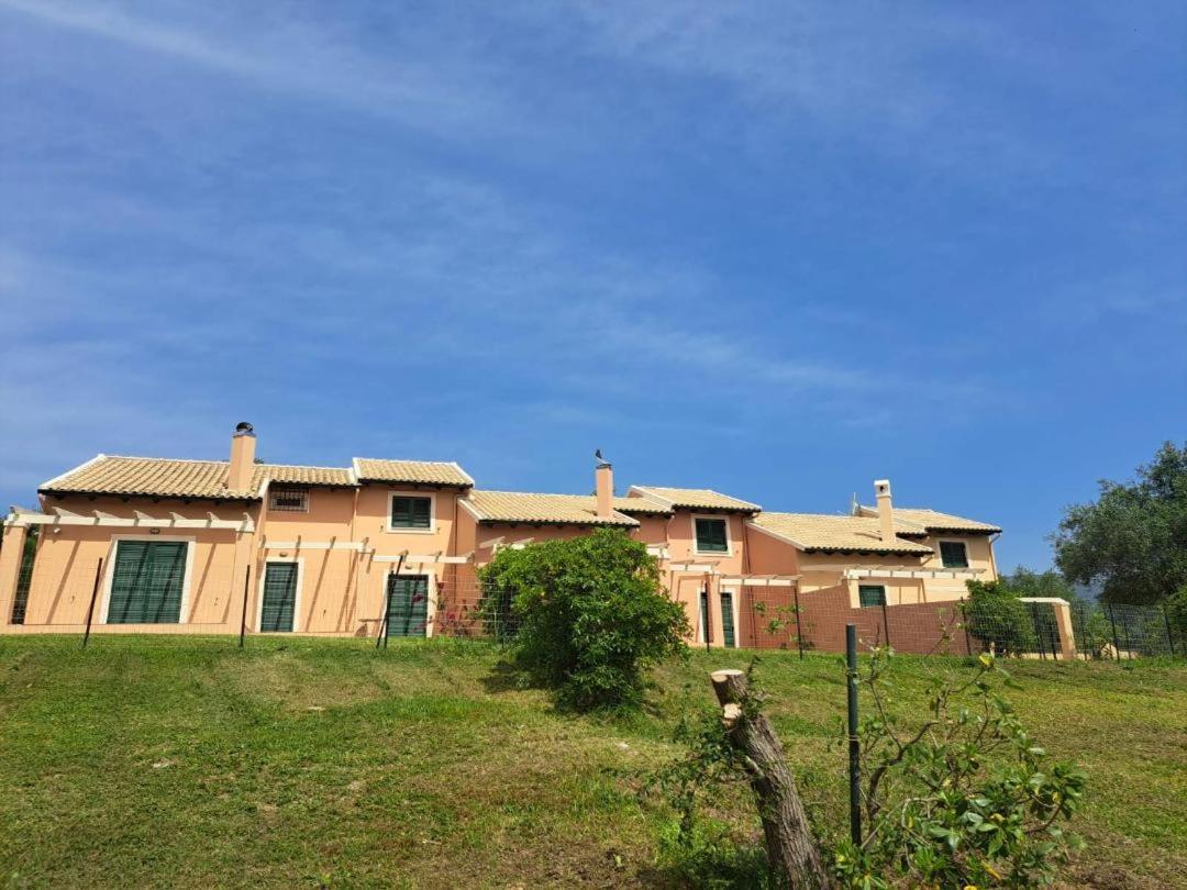 Villas Epta Karpi Complex Of 7 Luxury Villas Skriperon Exterior photo